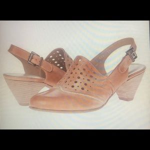 Fidji women’s dress pump size 39